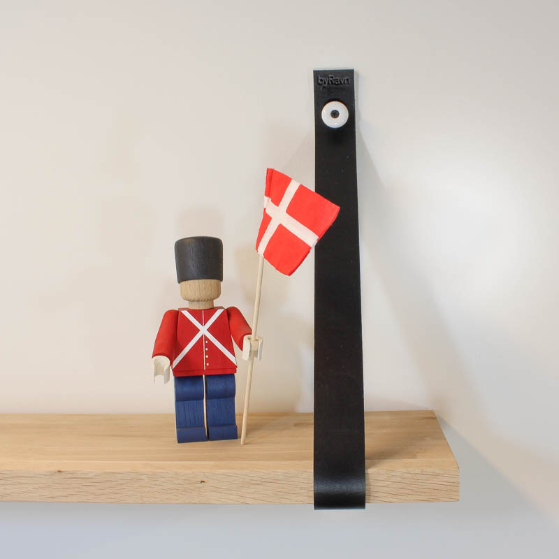 Pift dine hylder op, med trendy læderstropper